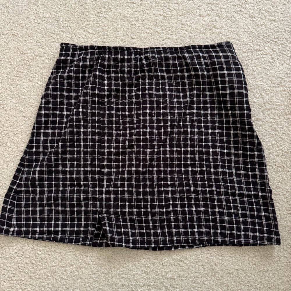 American Eagle Black and White Plaid Mini Skirt